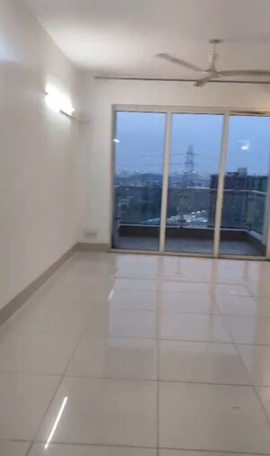 Room in 2.5 BHK Apartment at M3M Escala, Sector 70a – for Rent