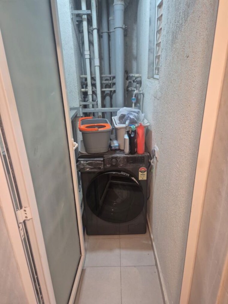 Bathroom, vr-bhoomi-acres-f-wing 3.5 Bedroom 1100 Sq.Ft. Apartment In Ghodbunder Road Thane 10568447