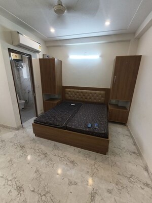 1 RK Builder Floor For Rent in Dlf City Phase 3
