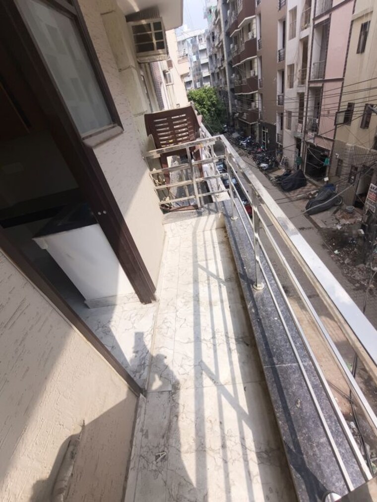 Balcony, dlf city phase 3 1 RK 250 Sq.Ft. Builder Floor In Dlf City Phase 3 Gurgaon 10568462