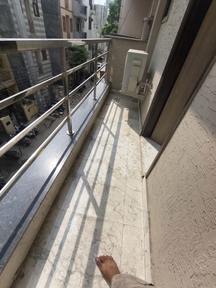 Balcony, dlf city phase 3 1 RK 250 Sq.Ft. Builder Floor In Dlf City Phase 3 Gurgaon 10568462