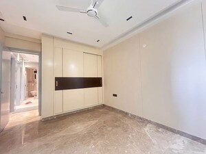 Room in 3 BHK Builder Floor at Ansal Plaza Sector-23, Sector 23 – for Rent