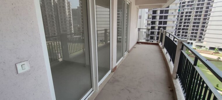 Balcony, pareena-express-heights 3 Bedroom 1800 Sq.Ft. Apartment In Sector 99 Gurgaon 10568468
