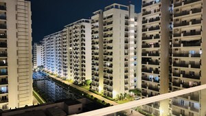 2.5 BHK Apartment For Rent in Imperia Esfera, Sector 37c
