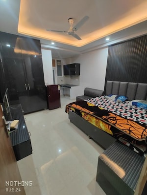 Bedroom in 1 RK Builder Floor at Dlf City Phase 3 – for Rent