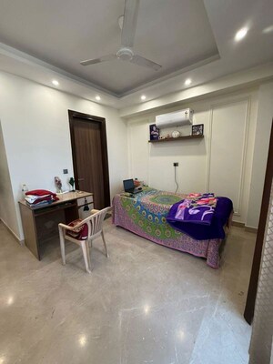 Parking in 3 BHK Builder Floor at Sector 22 – for Rent