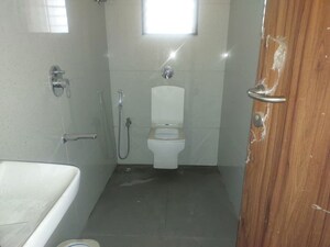 Bathroom in 2 BHK Apartment at Yash Ina Apartments, Goregaon West – for Sale
