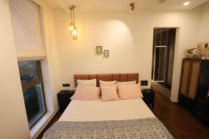 Bedroom in 3 BHK Builder Floor at Sector 21 – for Rent