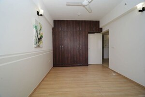 Room in 3 BHK Apartment at DLF Regal Gardens, Sector 90 – for Sale