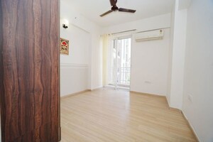 Room in 3 BHK Apartment at DLF Regal Gardens, Sector 90 – for Sale