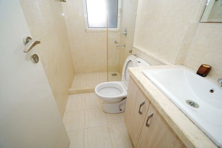 Bathroom, dlf-regal-gardens 3 Bedroom 1419 Sq.Ft. Apartment In Sector 90 Gurgaon 10568540