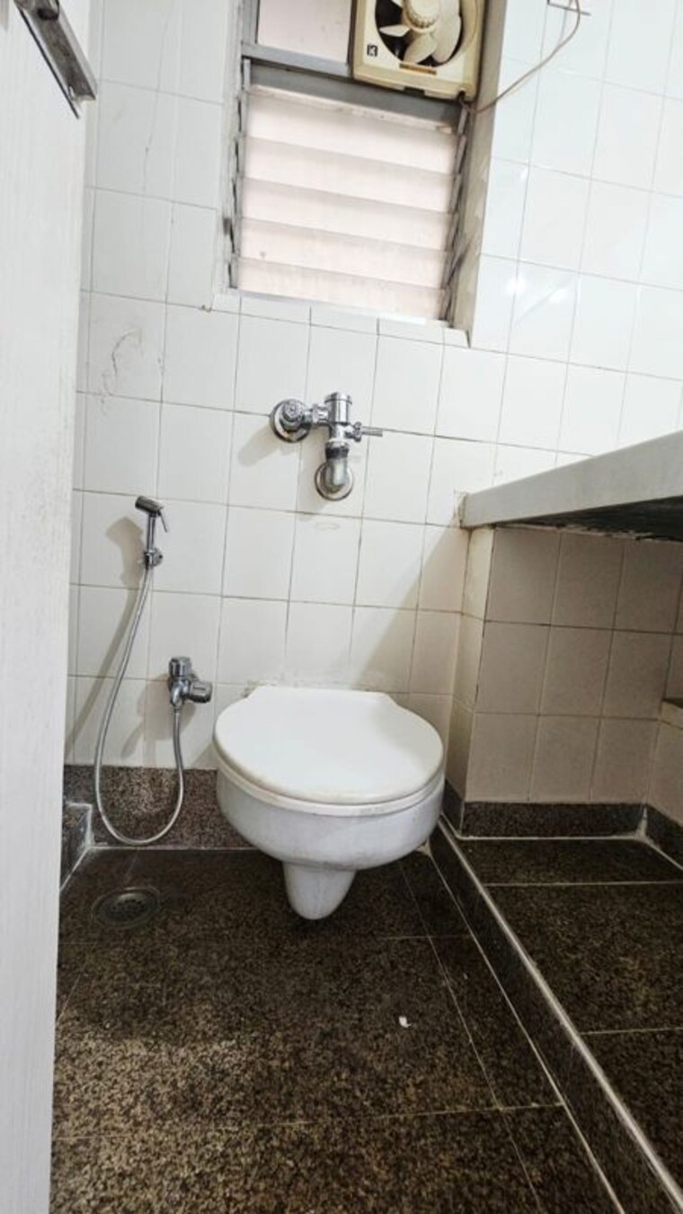 Bathroom, siddhanchal-apartment-phase-4 2.5 Bedroom 1050 Sq.Ft. Apartment In Manpada Thane 10568550