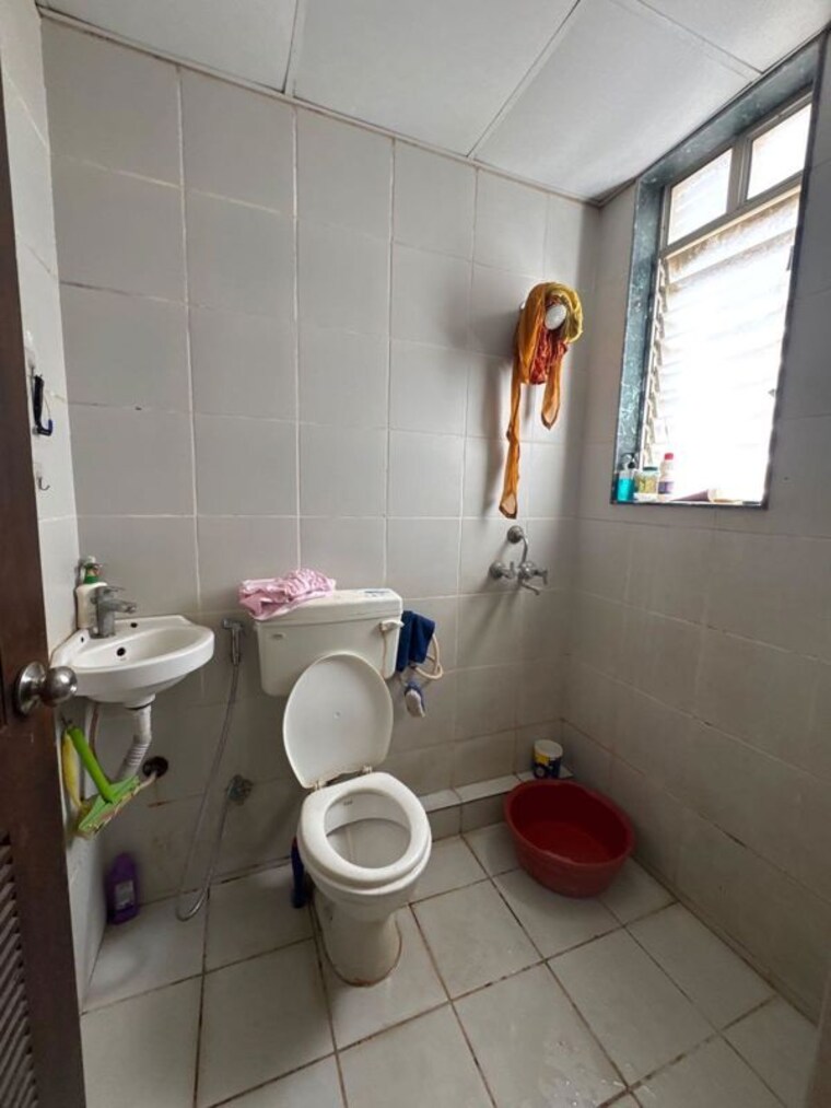 Bathroom, marvel-zephyr 2 Bedroom 1400 Sq.Ft. Apartment In Kharadi Pune 10568554