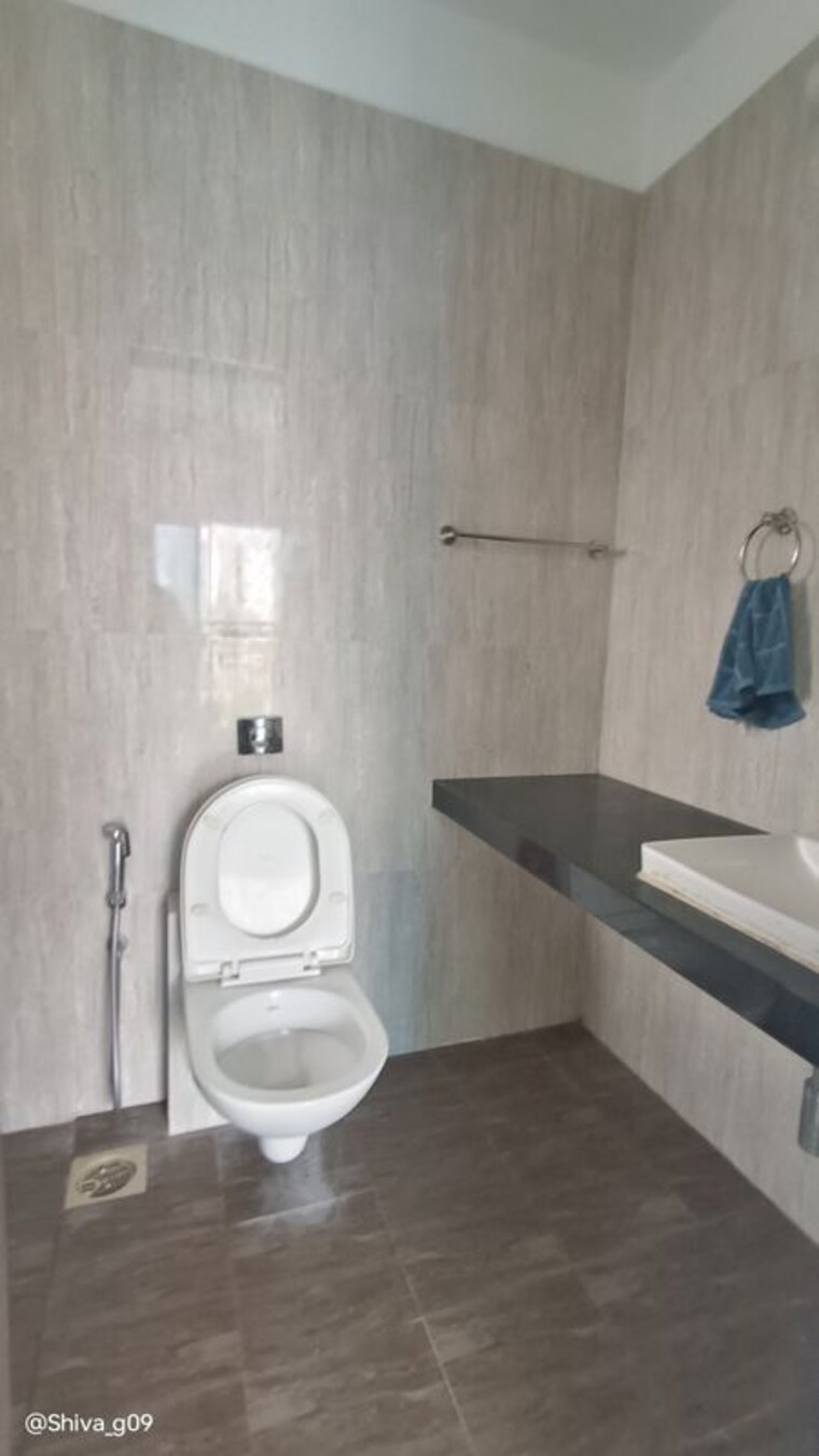 Bathroom, lalitambika-akshay 2 Bedroom 610 Sq.Ft. Apartment In Worli Mumbai 10568594