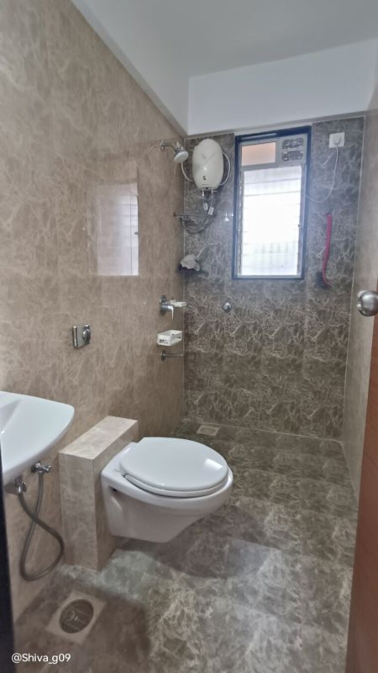 Bathroom, lalitambika-akshay 2 Bedroom 610 Sq.Ft. Apartment In Worli Mumbai 10568594