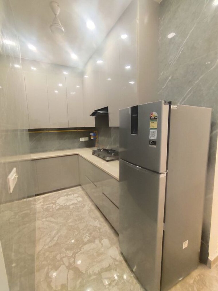 Kitchen, shivalik colony 3 Bedroom 2000 Sq.Ft. Builder Floor In Shivalik Colony Delhi 10568601