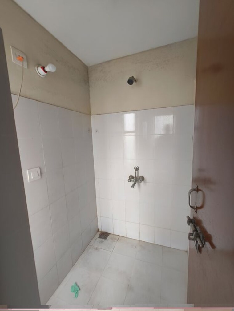 Bathroom, adani-aangan 1 Bedroom 450 Sq.Ft. Apartment In Sector 89a Gurgaon 10568615