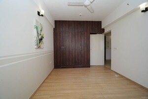Room in 3 BHK Apartment at DLF Regal Gardens, Sector 90 – for Sale