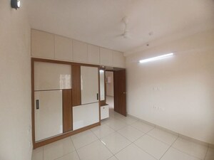 Room in 2 BHK Apartment at Prestige Jindal City, Bagalakunte – for Rent