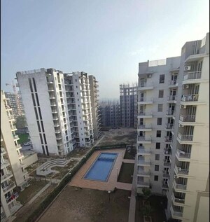 2 BHK Apartment For Rent in Vip Road