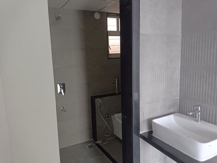 Bathroom, wakad 3 Bedroom 900 Sq.Ft. Apartment In Wakad Pune 10568665