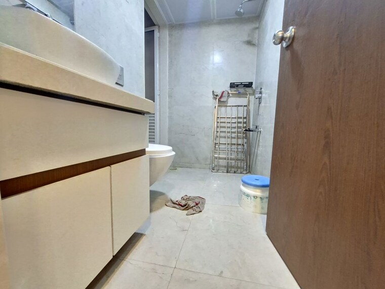 Bathroom, dosti-west-county-phase-4-dosti-pine 2 Bedroom 556 Sq.Ft. Apartment In Balkum Pada Thane 10568671