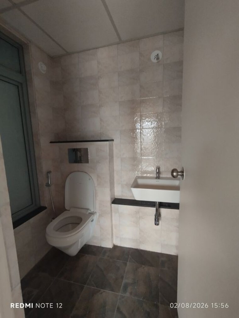 Bathroom, mahindra-happinest-tathawade-phase-1 1 Bedroom 800 Sq.Ft. Apartment In Tathawade Pune 10568670