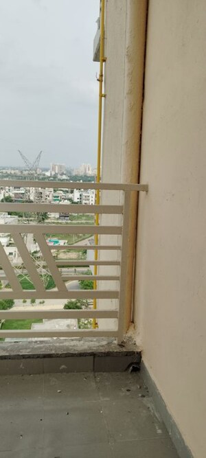 Staircase in 3 BHK Apartment at BPTP Discovery Park, Sector 80 – for Rent