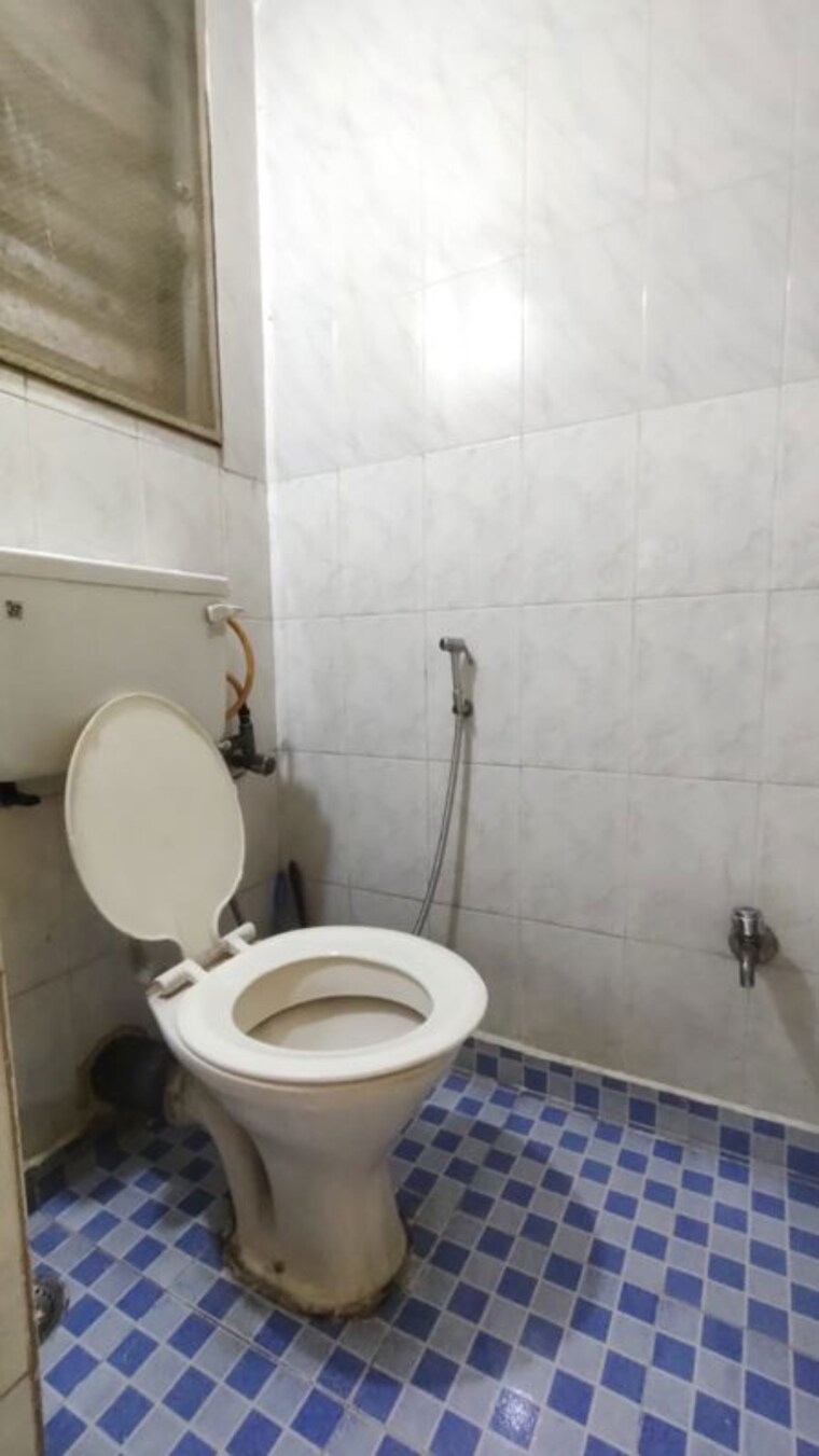 Bathroom, taloja Commercial Warehouse 9900 Sq.Ft. In Taloja Navi Mumbai 10568693