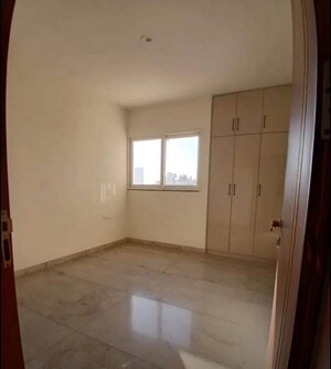 Room in 3 BHK Apartment at Malwa Escon Primera, International Airport Road – for Rent