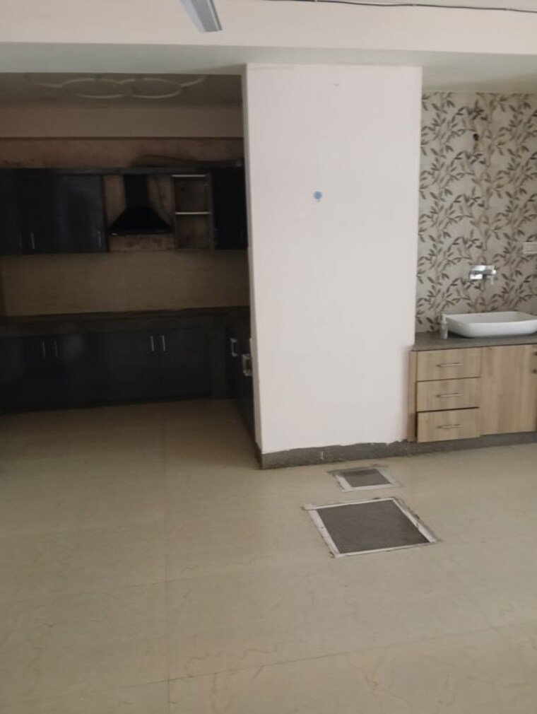 undefined, sector 22 3 Bedroom 3230 Sq.Ft. Independent House In Sector 22 Gurgaon 10568694