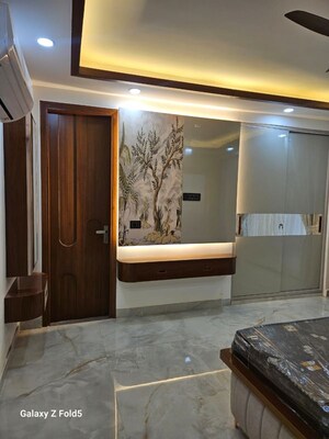 Room in 3 BHK Builder Floor at Vasant Kunj – for Sale