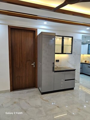 Room in 3 BHK Builder Floor at Vasant Kunj – for Sale