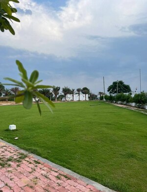  Plot – Garden View at BPTP Amstoria, Sector 102 - for Sale