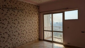 Room in 4 BHK Apartment at BPTP Park Elite Floors, Sector 85 – for Sale