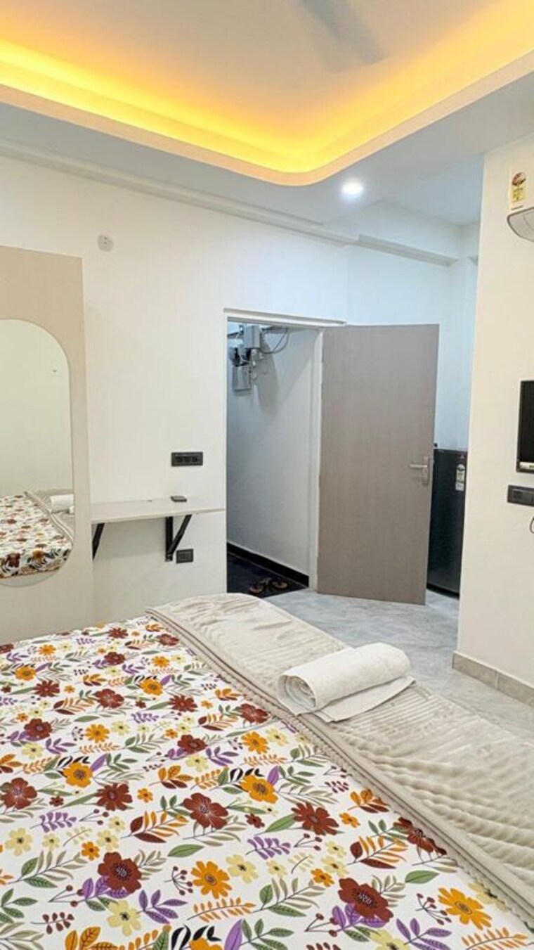 Bedroom, sector 52 1 RK 900 Sq.Ft. Builder Floor In Sector 52 Gurgaon 10568740