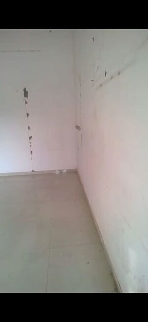 Room in  Shop at Windsor Paradise 2, Raj Nagar Extension – for Rent
