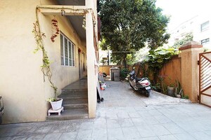 Parking in 6+ BHK Independent House at Dhankawadi – for Sale