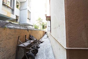 Team Area in 6+ BHK Independent House at Dhankawadi – for Sale