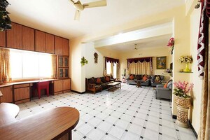 Bedroom in 6+ BHK Independent House at Dhankawadi – for Sale