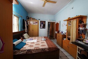 Bedroom in 6+ BHK Independent House at Dhankawadi – for Sale