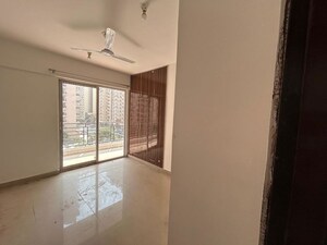 Room in 3 BHK Apartment at Nirala World Estate I, Tech Zone 4 Greater Noida – for Rent