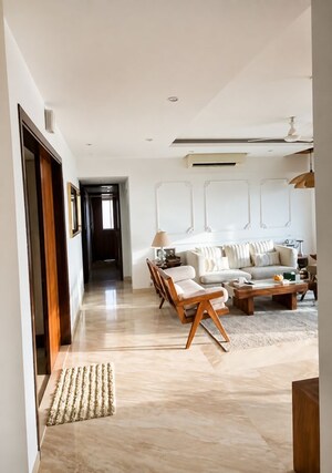 Furnished Amenities in 3 BHK Apartment at Sea Garden View, Santacruz West – for Rent