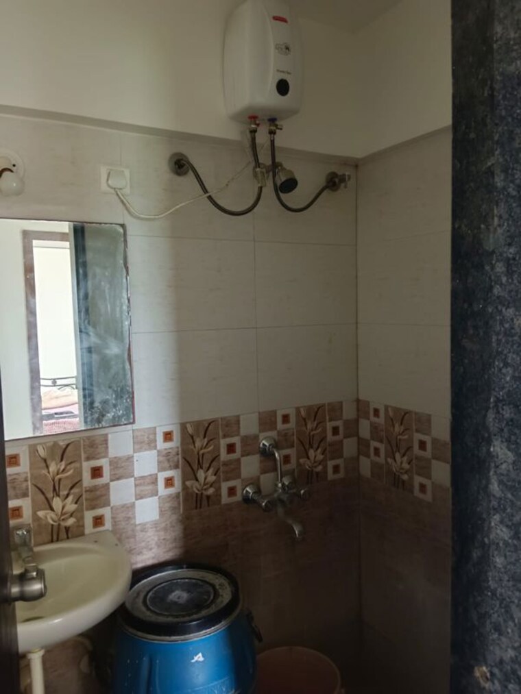 Bathroom, raj-heramb-nere-residency 2 Bedroom 900 Sq.Ft. Apartment In Narhe Pune 10568831