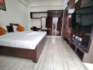 Kitchen in 3 BHK Builder Floor at Uppal Southend, Sector 49 – for Rent