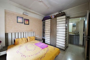 Bedroom in 3 BHK Apartment at Hadapsar – for Sale