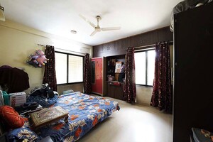 Bedroom in 3 BHK Apartment at Hadapsar – for Sale