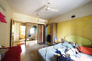 Bedroom in 3 BHK Apartment at Hadapsar – for Sale