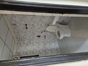 Bathroom in 2.5 BHK Apartment at Sethi Max Royale, Sector 76 – for Rent