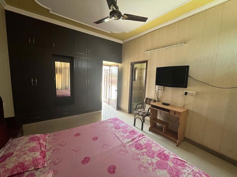Bedroom, sector 12 panchkula 1 RK 500 Sq.Ft. Builder Floor In Sector 12 Panchkula Panchkula 10568882